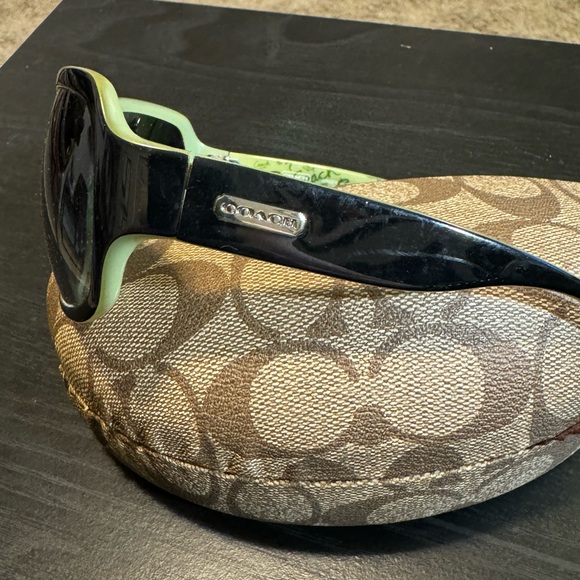 Vintage Coach Sunglasses - Green “Ginger” style - EUC - Case included - Picture 3 of 5